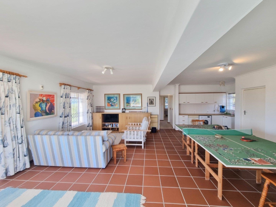 4 Bedroom Property for Sale in Sandbaai Western Cape